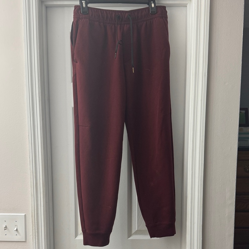 Members mark Maroon Jogger Pants